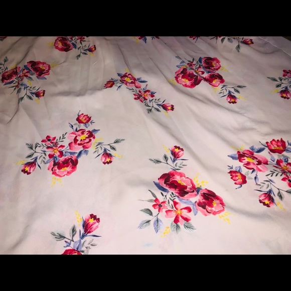 Creme N Roses Top - Picture 3 of 3